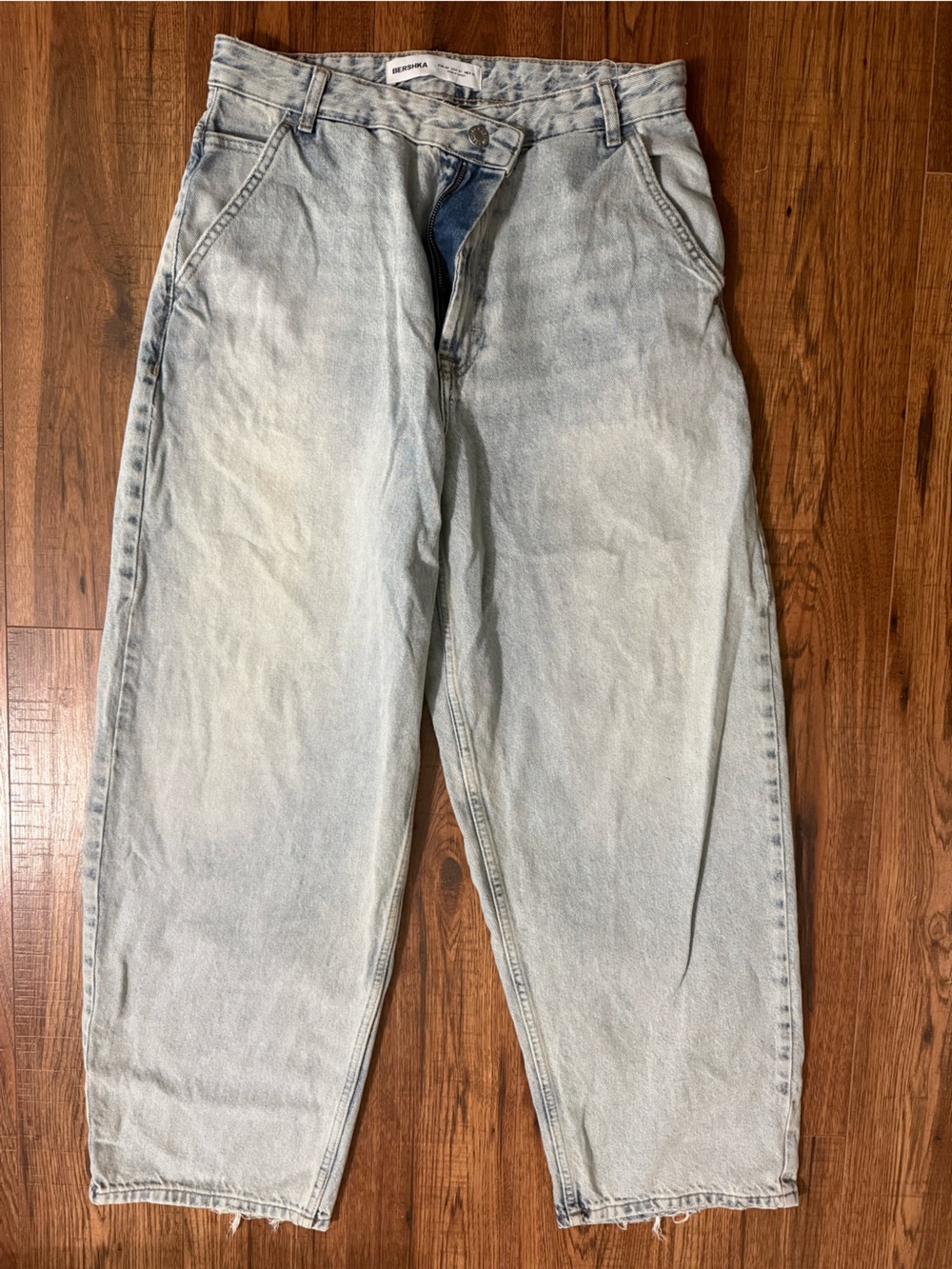 BERKSHKA women’s Jeans - Classic Straight Fit size 31